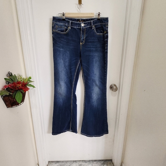 Seven7 high rise flare manufactured color distressed/fading plus size … - Picture 1 of 12